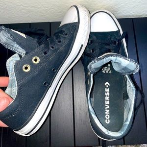 Low Top Black Converse